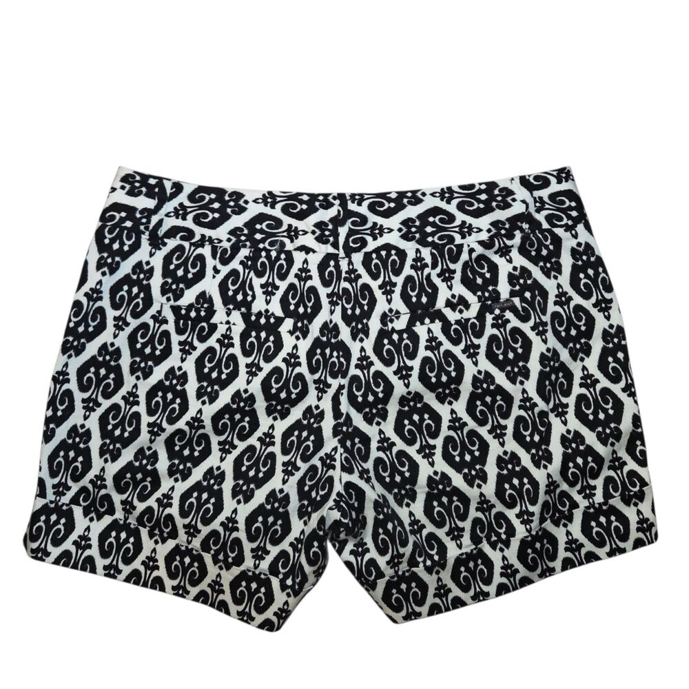 White House Black Market Ikat Damask Print Cuffed Shorts Size 6 Black White